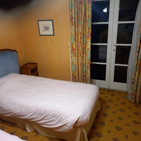 Tromcourt Hotel Couvin Buitenkant foto