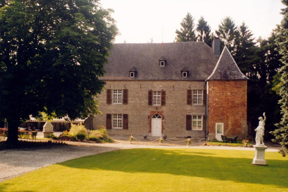 Tromcourt Hotel Couvin Buitenkant foto