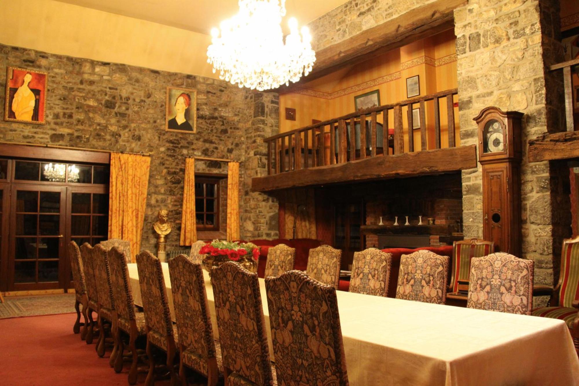 Tromcourt Hotel Couvin Buitenkant foto