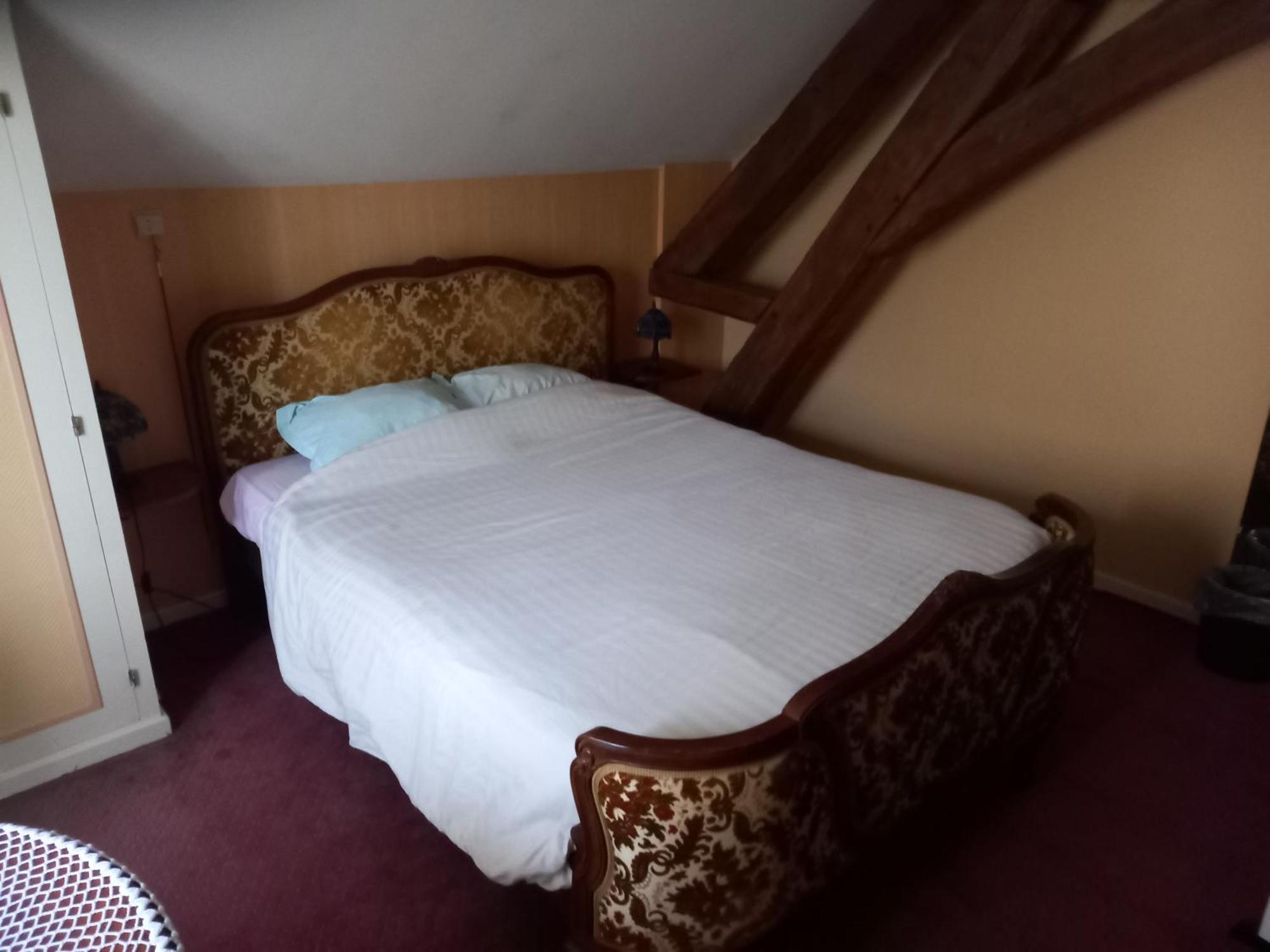 Tromcourt Hotel Couvin Buitenkant foto